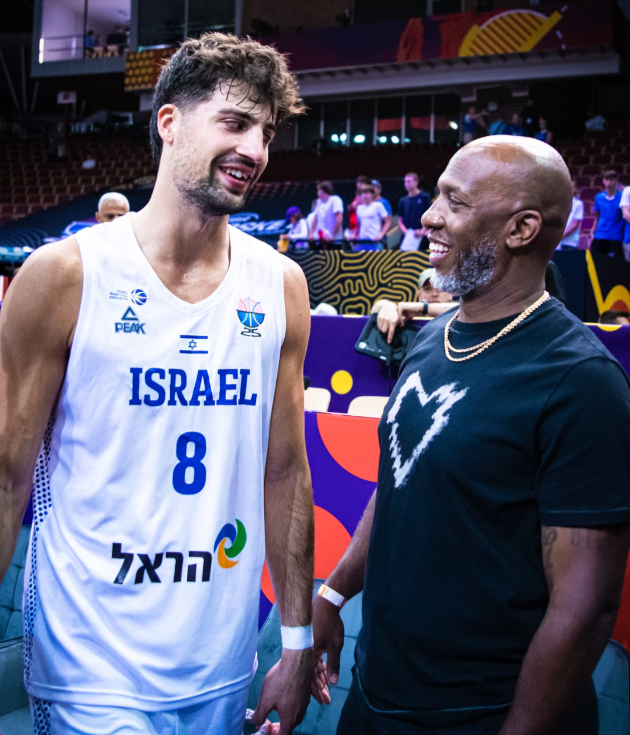 他的年薪只, 拿到