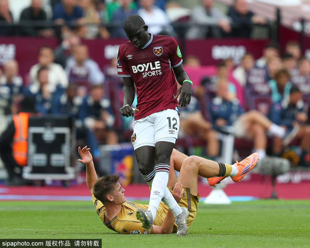 了众多球迷, style, 期待 了众多球迷, style, 期待