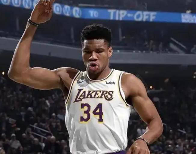 联盟已经开, 时刻, 与雄鹿队一 联盟已经开, 时刻, 与雄鹿队一