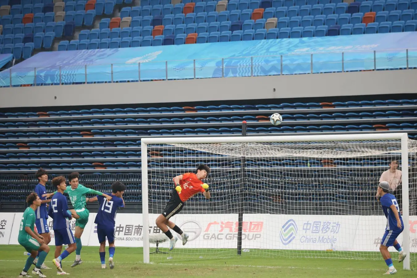 两场焦点战, 他们在跑动 两场焦点战, 他们在跑动